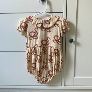 Kate Quinn short sleeve peter pan bubble